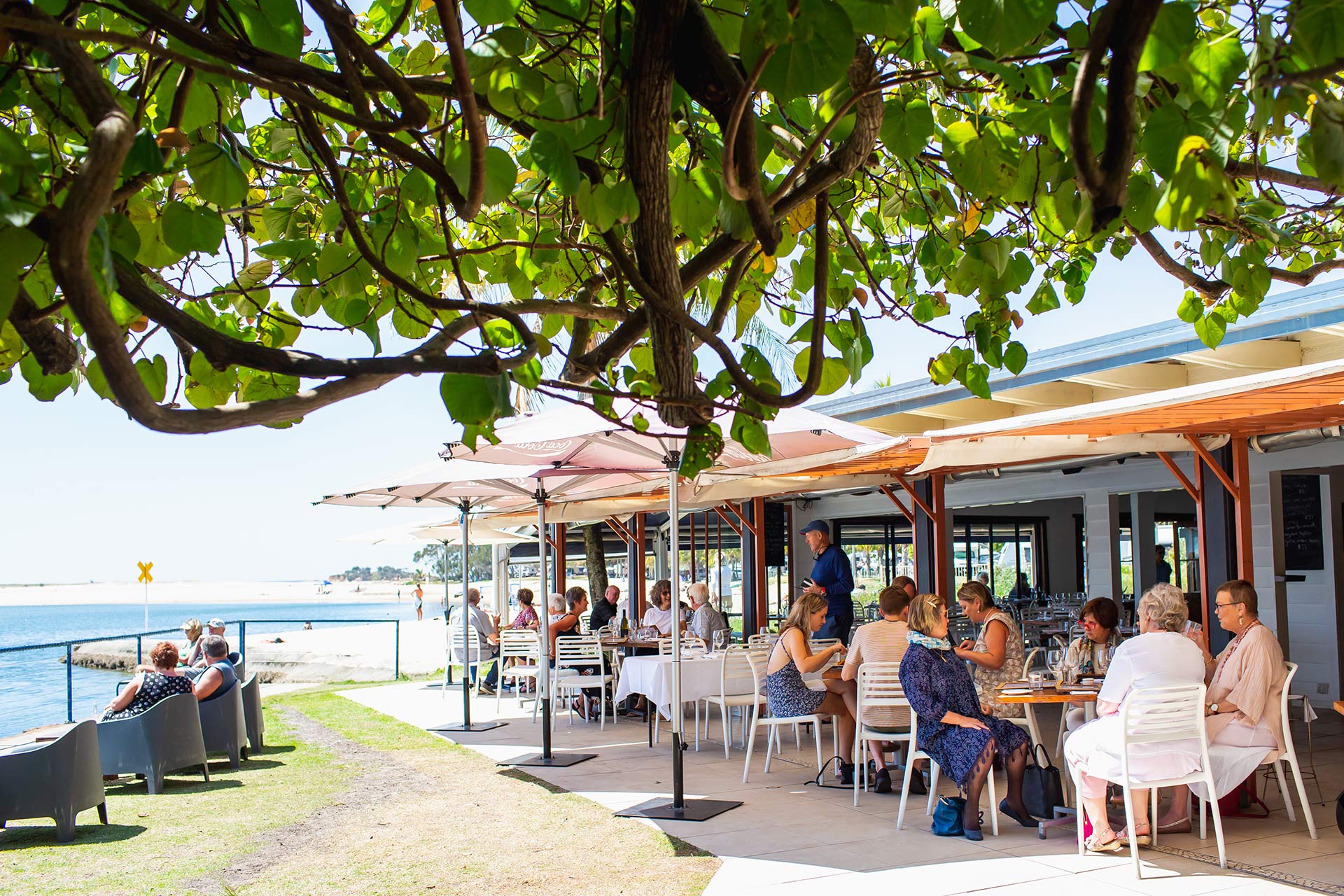 the boat shed restaurant - cotton tree, the esplanade